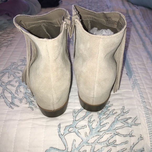 Grey Mudd Booties, never worn - Picture 4 of 5